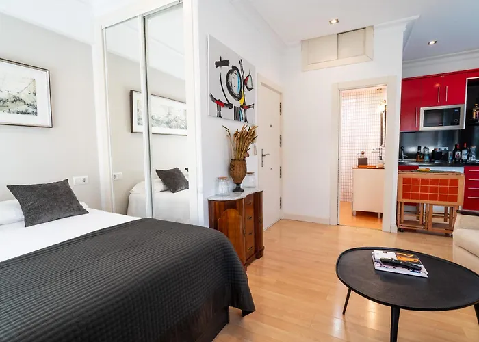 Estudio Reformado En Puerto Chico * 산탄데르